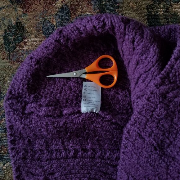 Lambay lattice cable Aran sweater, purple wool, size M, L, by Irelands Eye - Picture 5 of 6